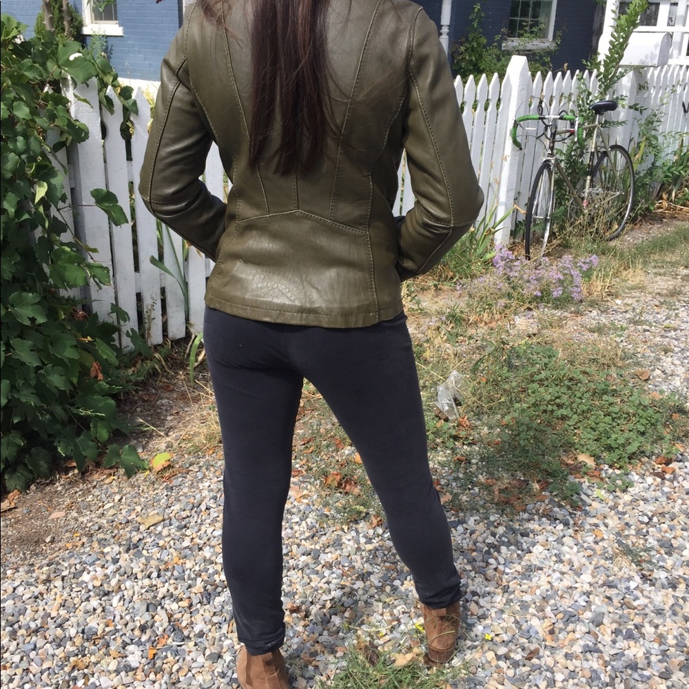 Lather Jacket - Picture 3 of 4
